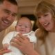 🍼 It’s a Boy! Taylor Swift & Travis Kelce Celebrate New Arrival 👶 – Name Remains a Mystery 🕵️
